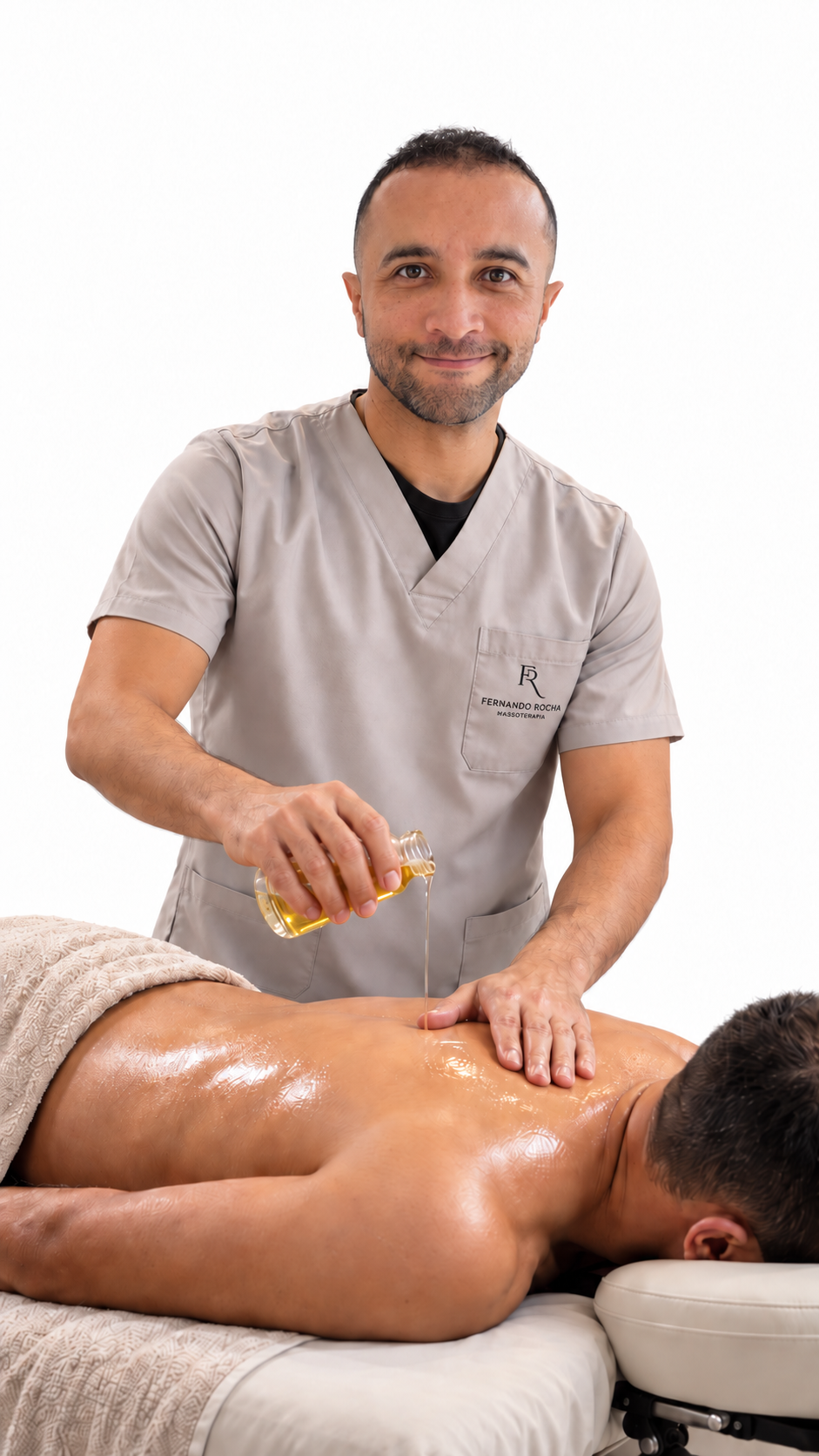 Profissional realizando uma sessão de massagem relaxante